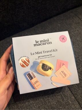 Le Mini Macaron Travel Gel Manicure Kit - Pastel Blue & Yellow